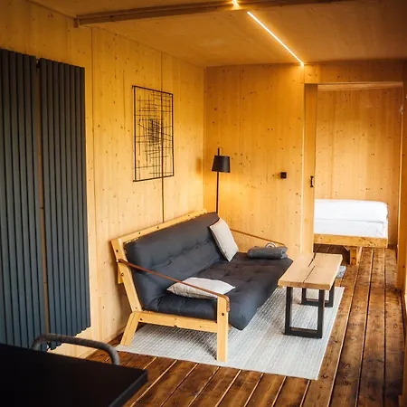 אוהל מפואר Orchard Cabin Volenice (Pribram)