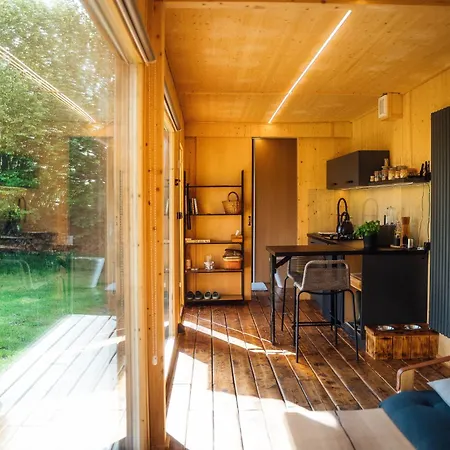 אוהל מפואר Orchard Cabin *